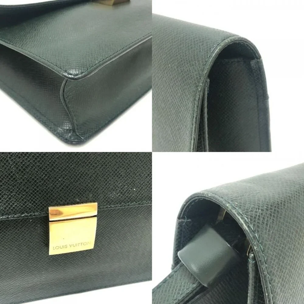 Louis Vuitton Second Bag Selenga Taiga Leather Epi Sea